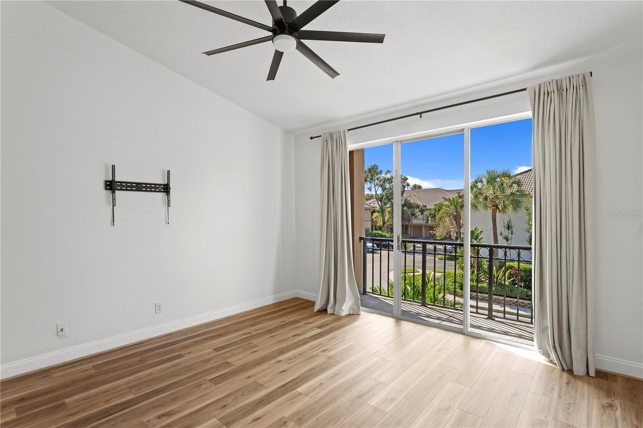 604 Arbor Lake Ln - Photo 7 of 35