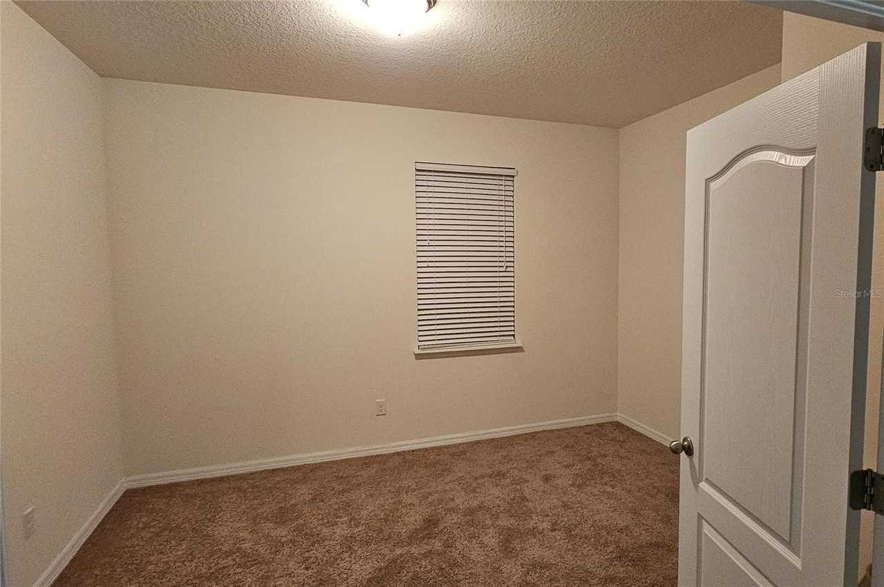 12425 Fairlawn Dr - Photo 6 of 31