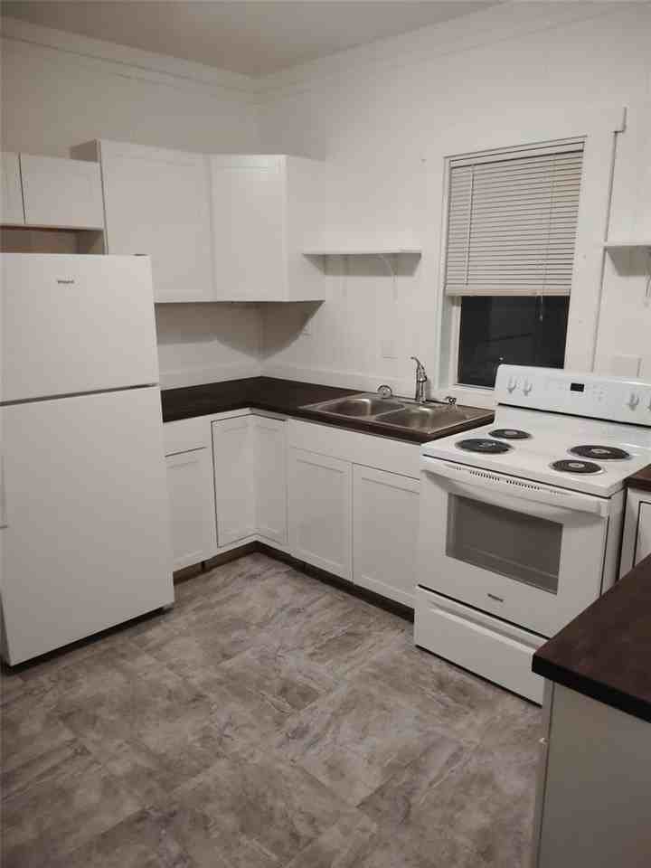 811 Jeffords St - Photo 2 of 26