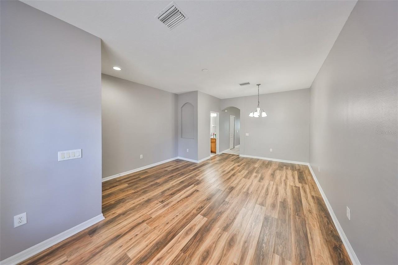 6713 Lake Rochester Lane - Photo 7 of 43