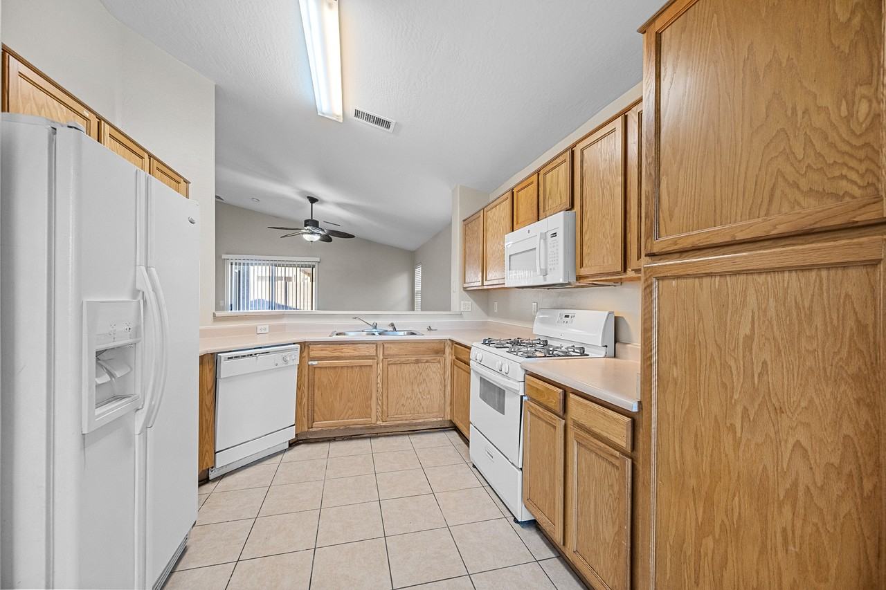 10748 West Mountain View Drive - Photo 6 of 21