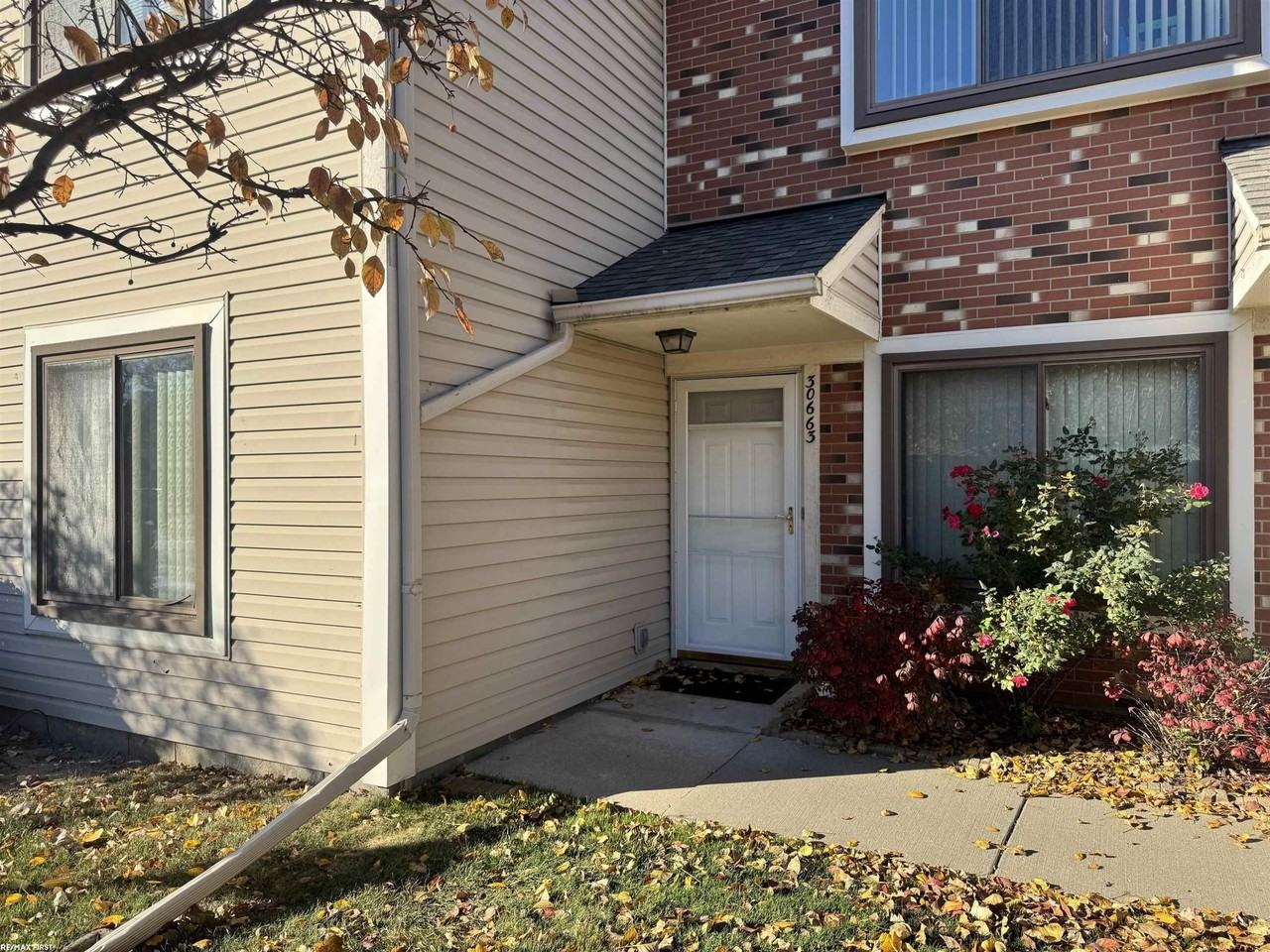 30663 Hidden Pines Ln - Photo 2 of 21