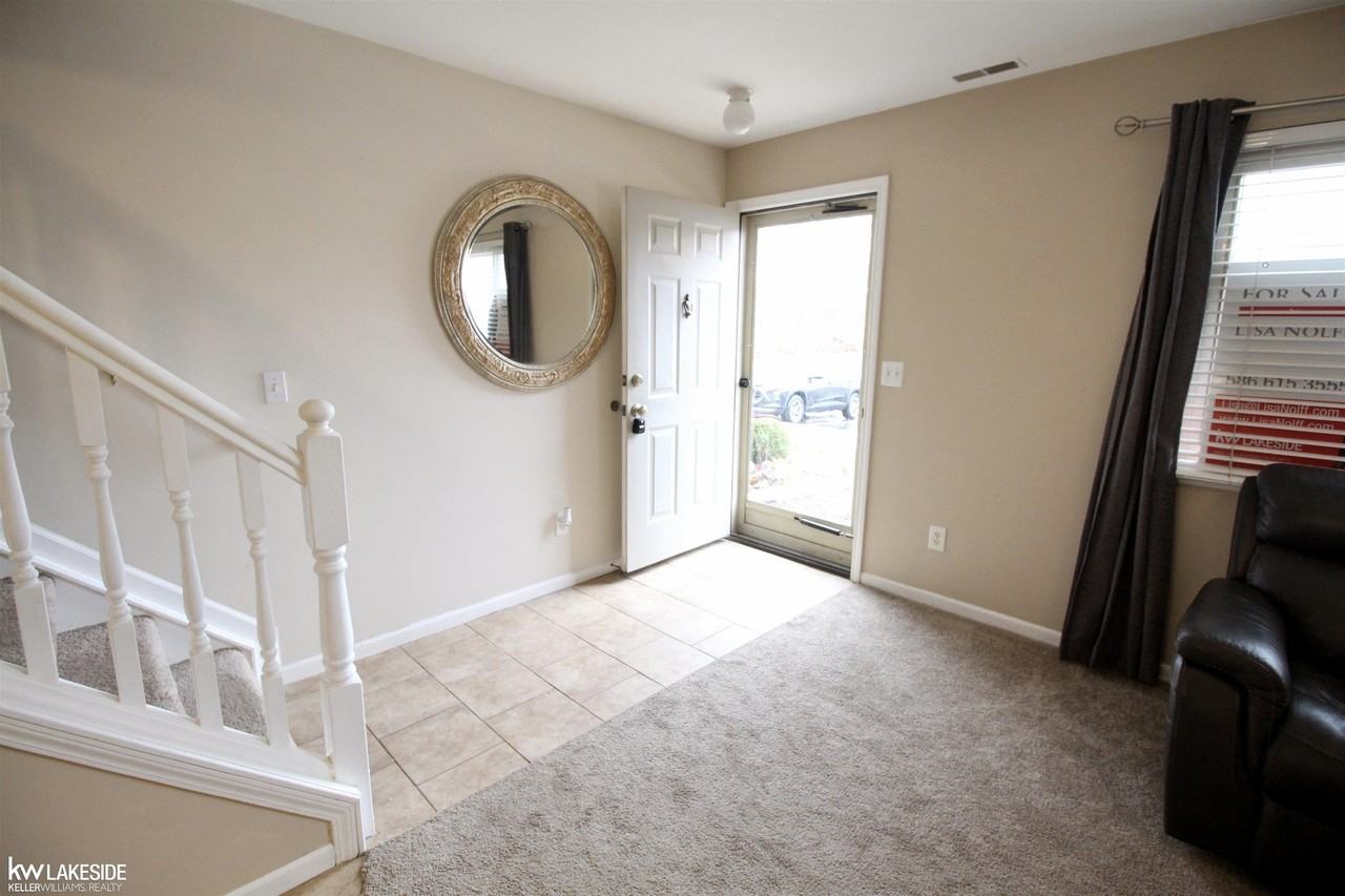 29408 Maurice Ct - Photo 3 of 20