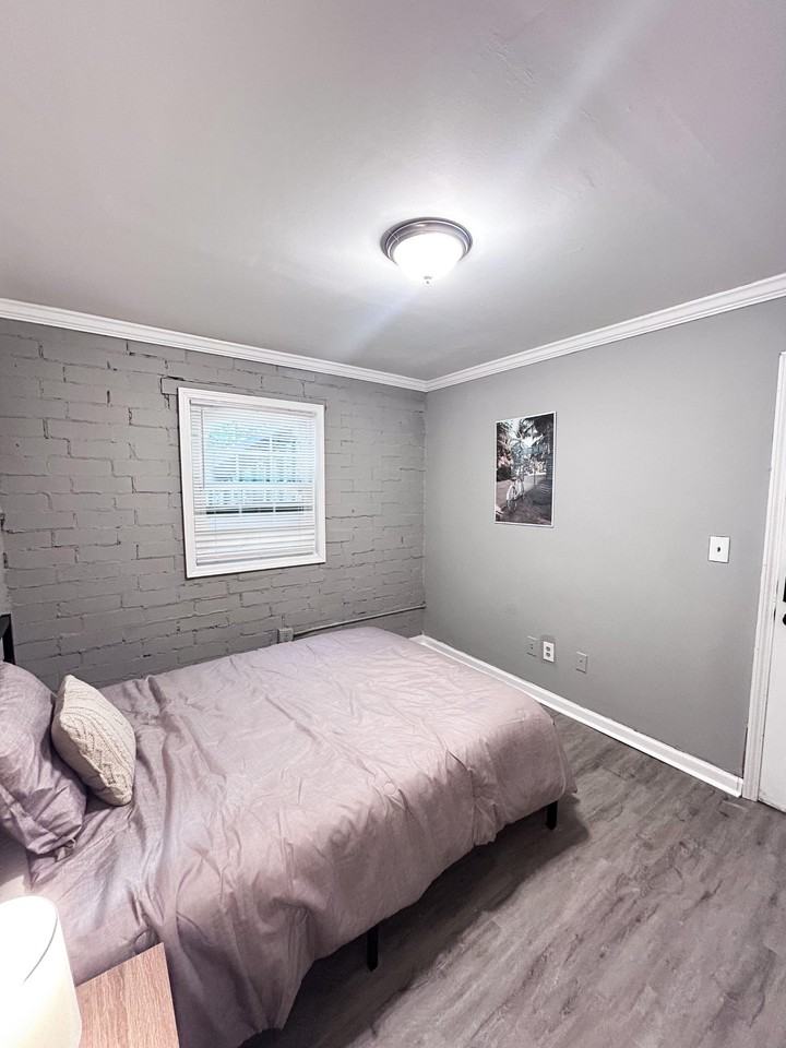 Holly St Nw - Photo 4 of 6