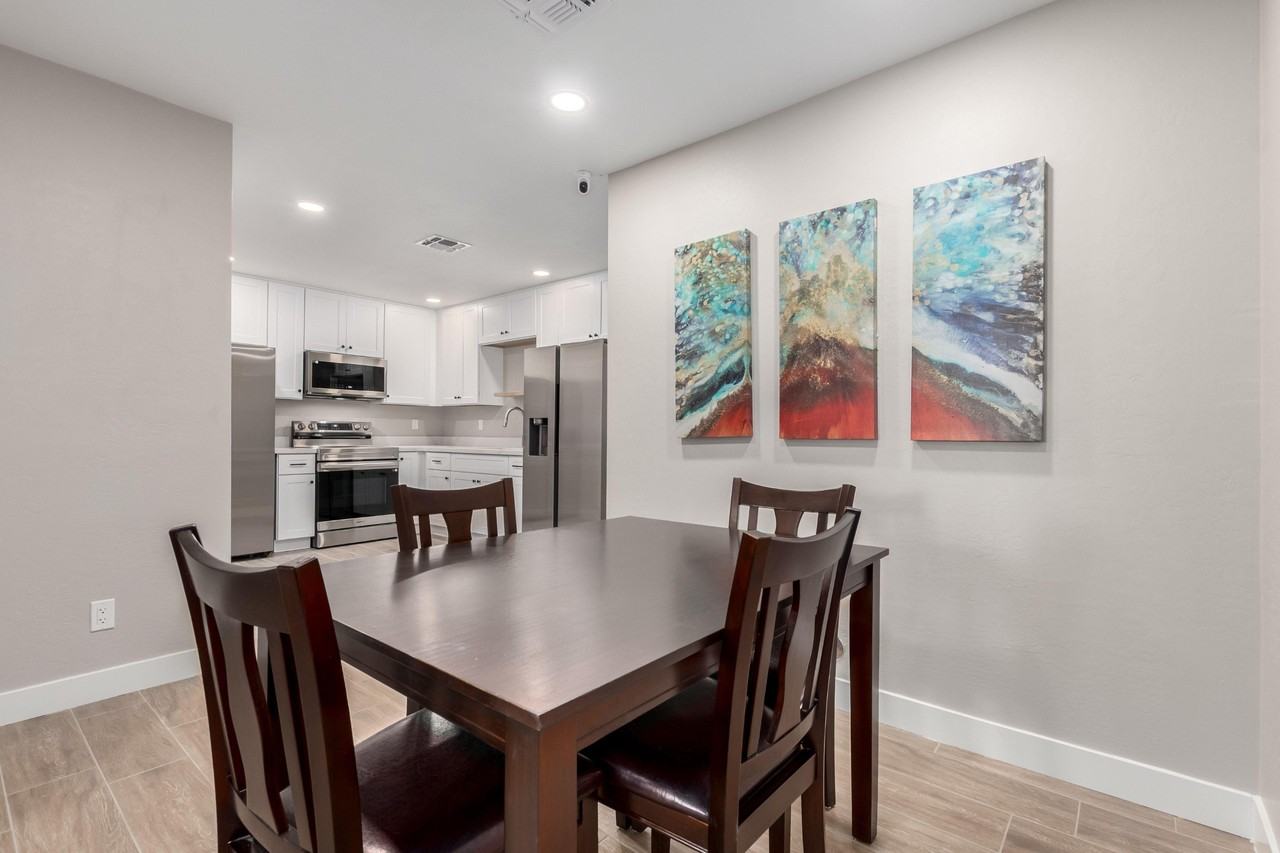 S 47th St - Photo 3 of 7