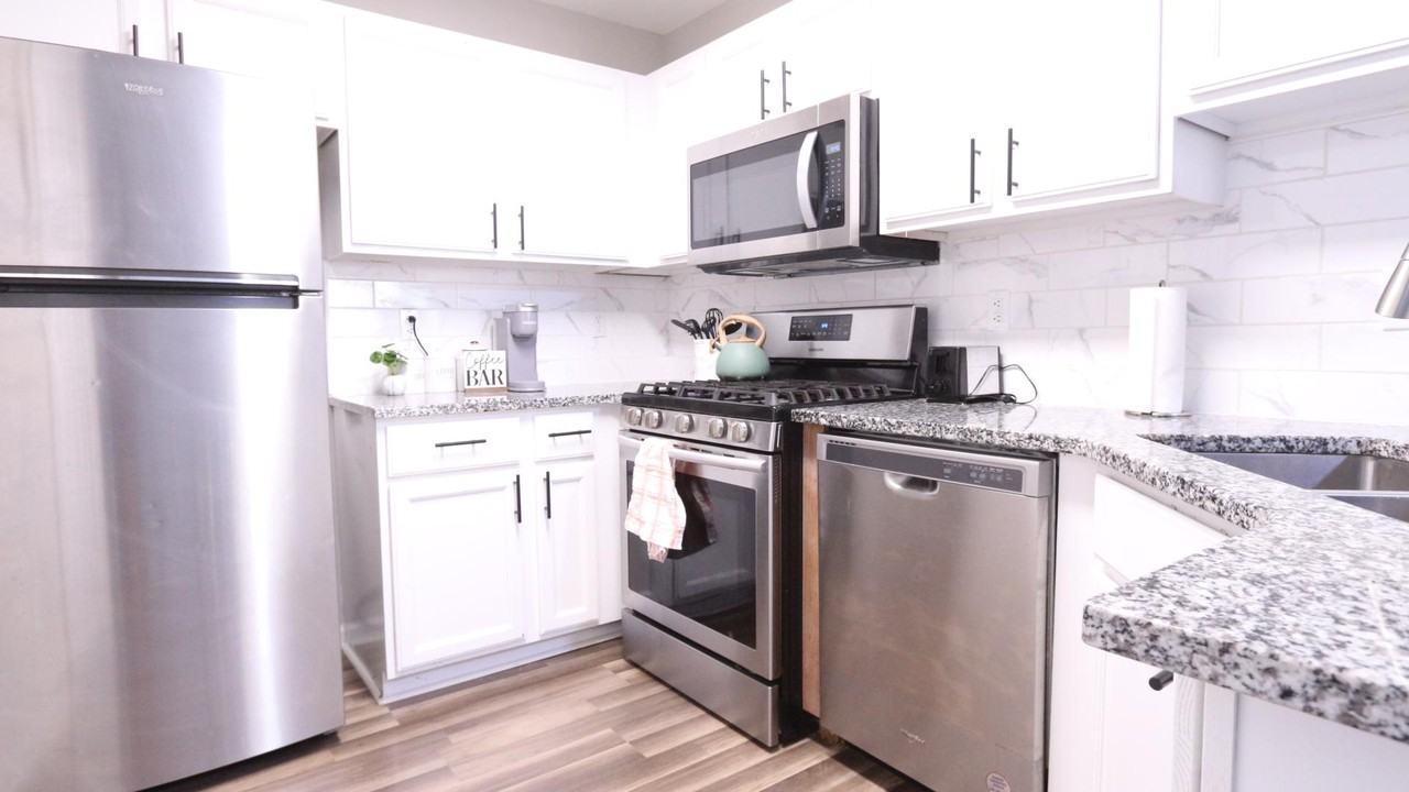 Beacon Heights Dr - Photo 4 of 12