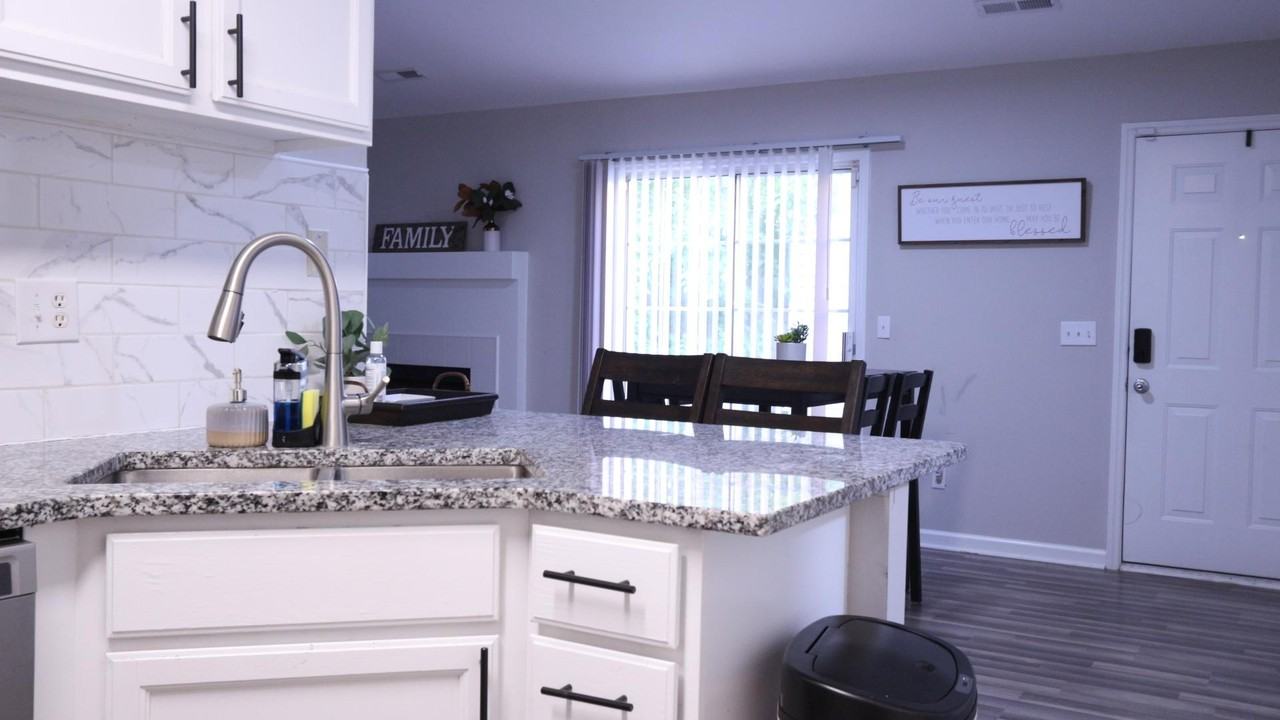 Beacon Heights Dr - Photo 6 of 12