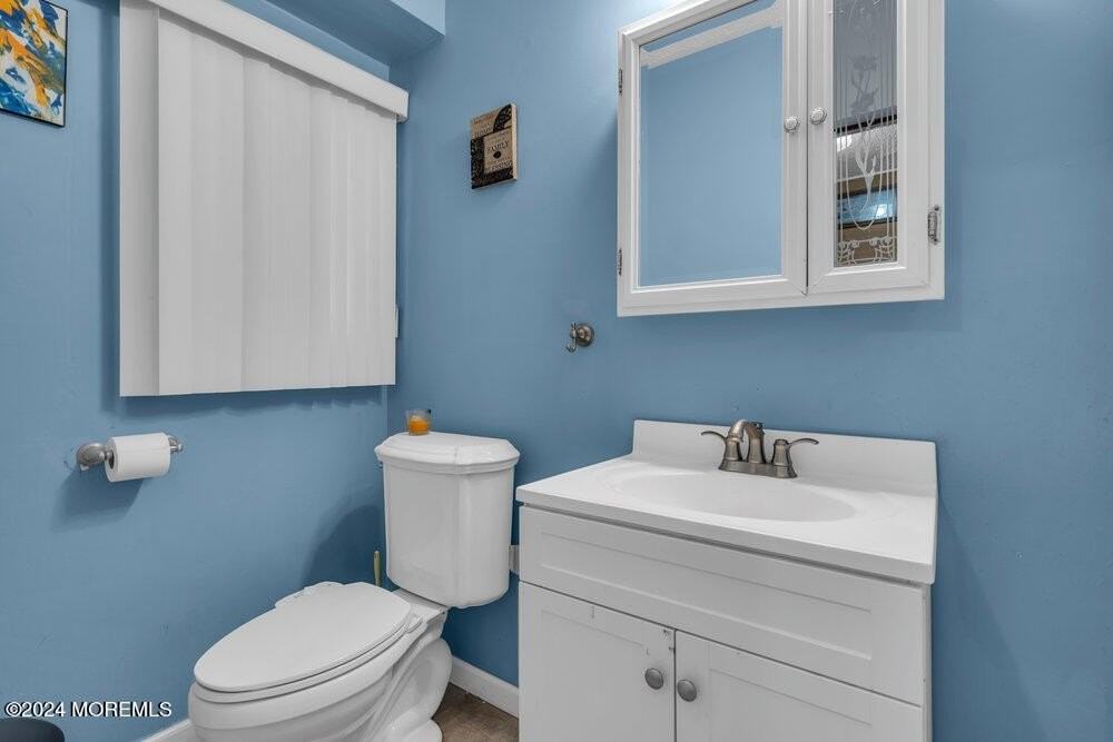 691 Sussex Ct - Photo 5 of 40