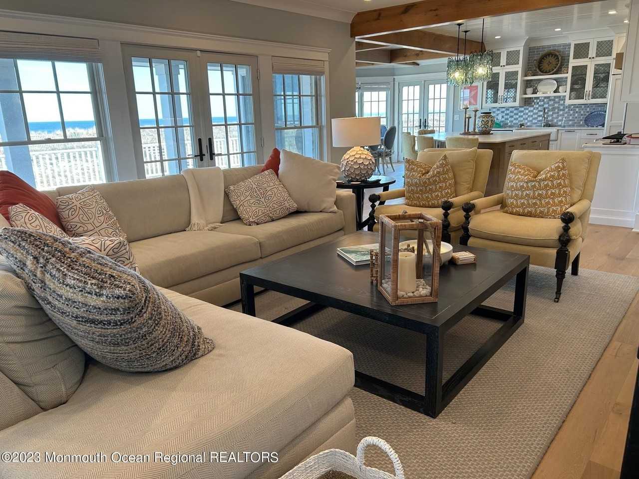 1407 Ocean Ave - Photo 5 of 41