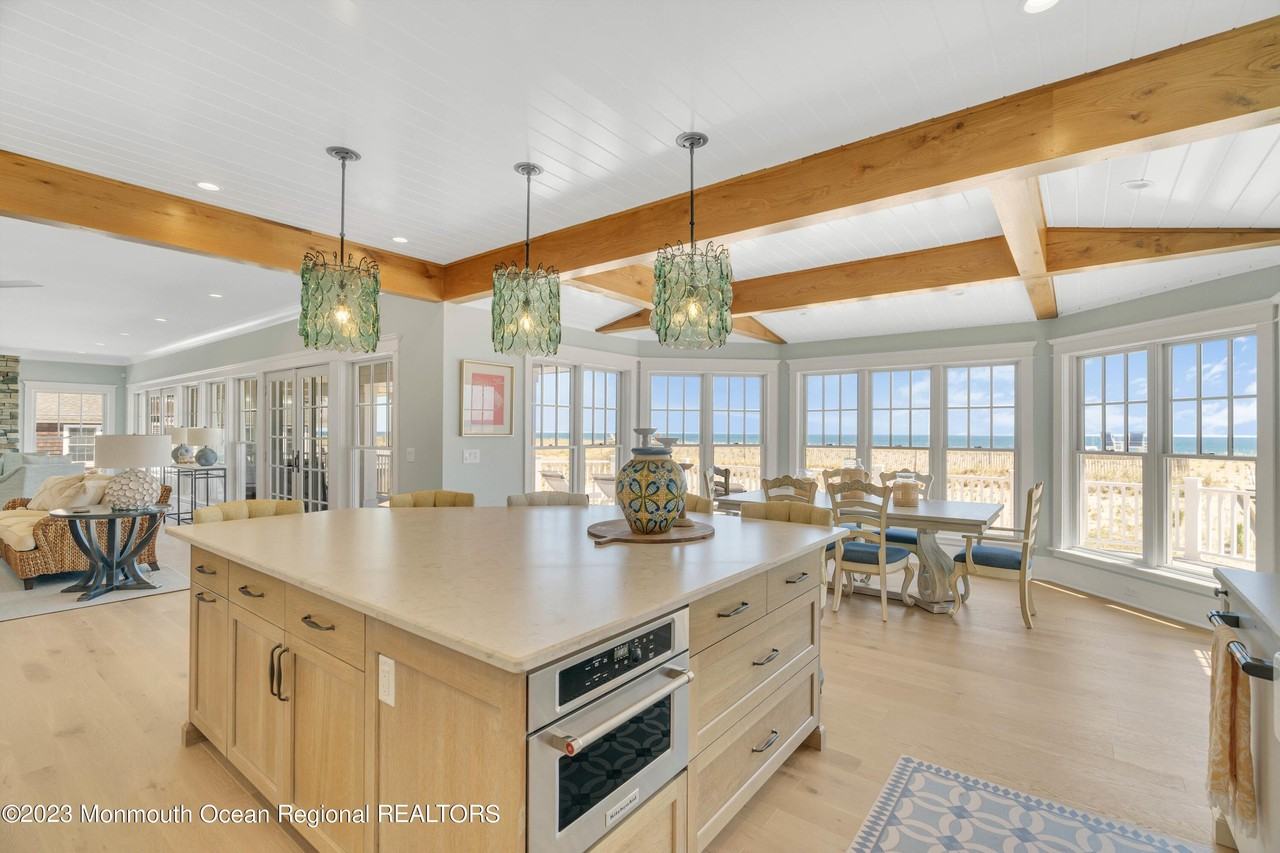 1407 Ocean Ave - Photo 6 of 41