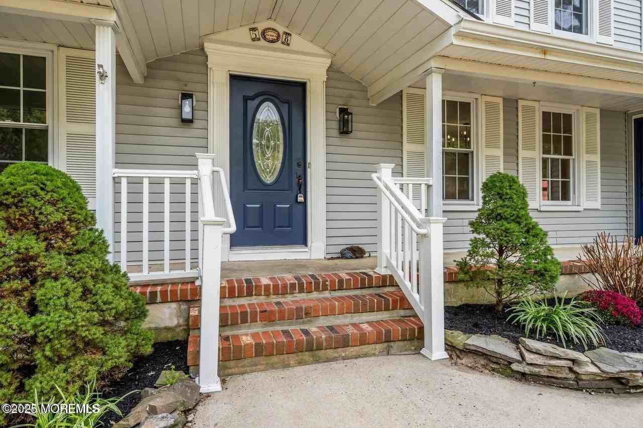 58 Garden Ave - Photo 2 of 46