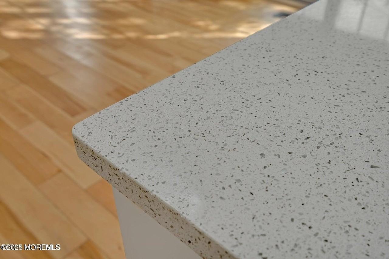 58 Garden Ave - Photo 6 of 46