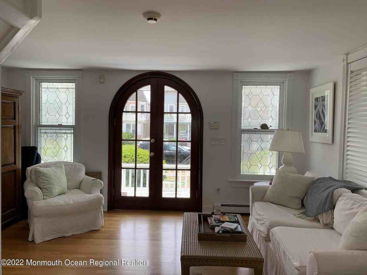 13 Heck Ave - Photo 4 of 25