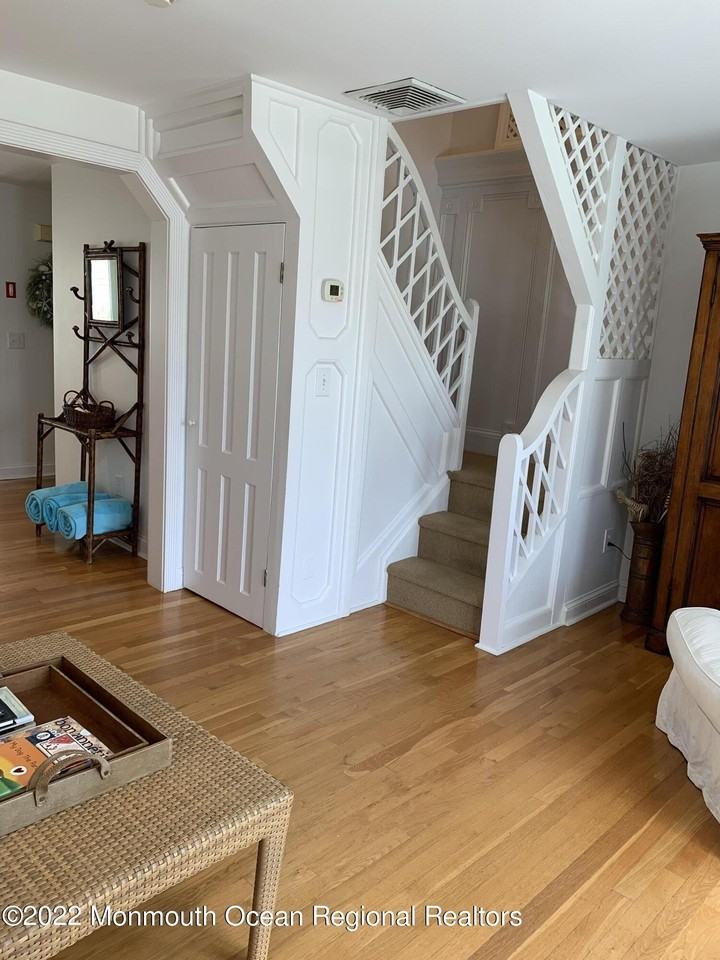 13 Heck Ave - Photo 6 of 25