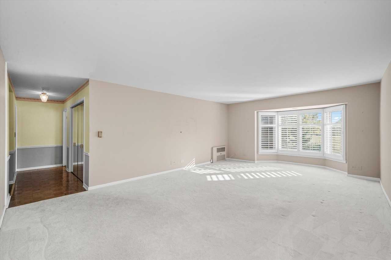 2300 Windsor Mall #2G - Photo 4 of 13