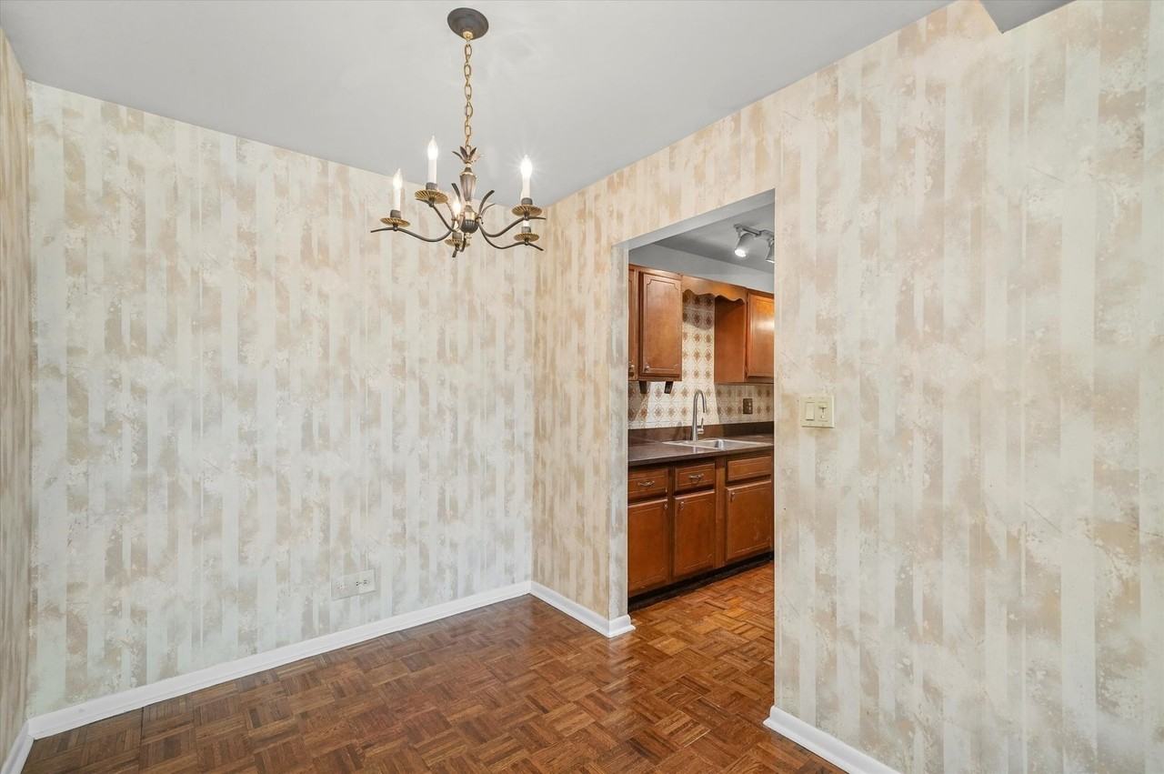 2300 Windsor Mall #2G - Photo 7 of 13