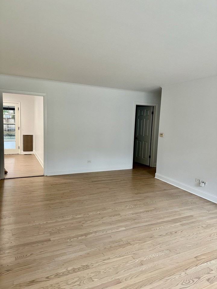 938 Hemlock St - Photo 4 of 8