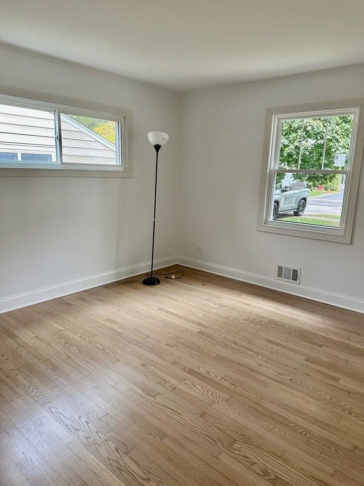 938 Hemlock St - Photo 5 of 8