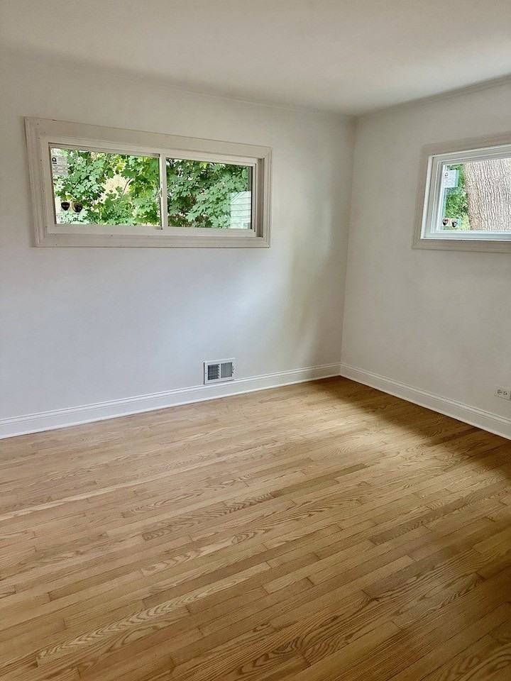 938 Hemlock St - Photo 6 of 8