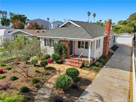 featured image of 815 S Juanita Ave