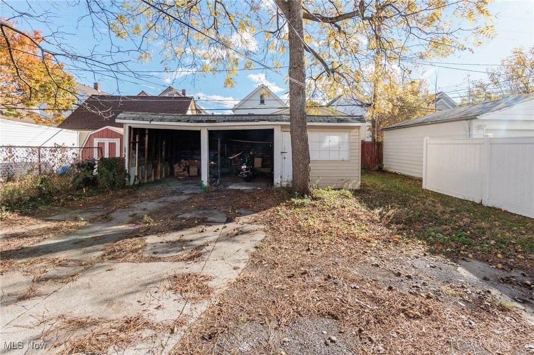 2035 Chesterland Ave Unit Up #UP - Photo 4 of 44