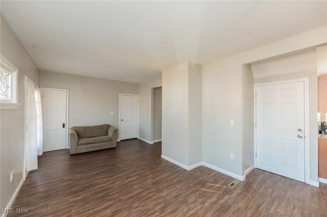 2035 Chesterland Ave Unit Up #UP - Photo 6 of 44