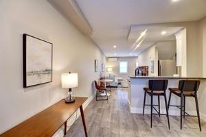 featured image of 621 Islington St #C