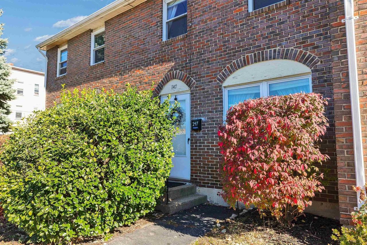 147 Beech St - Photo 2 of 33