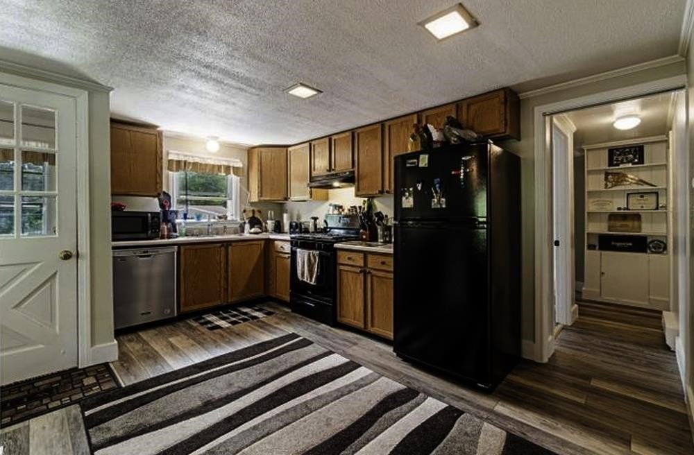 37 Pleasant Point Rd #B - Photo 2 of 21