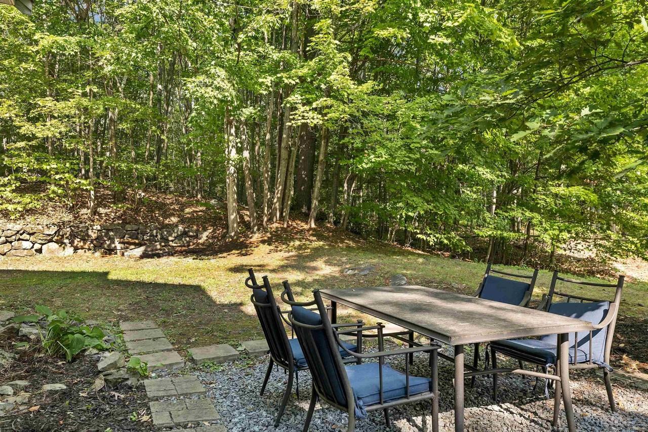 172 Center St - Photo 7 of 45