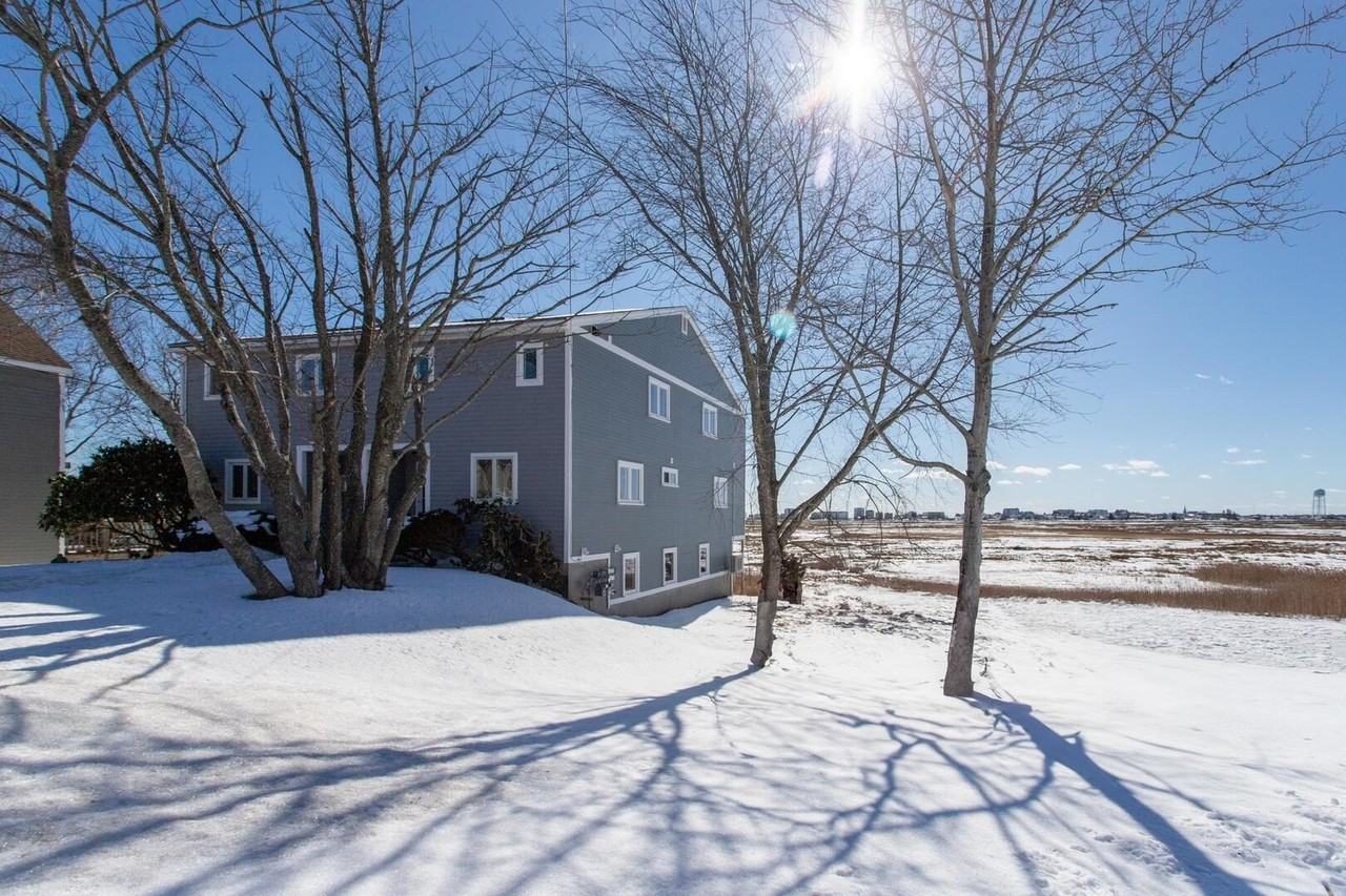 483 Winnacunnet Rd - Photo 2 of 19