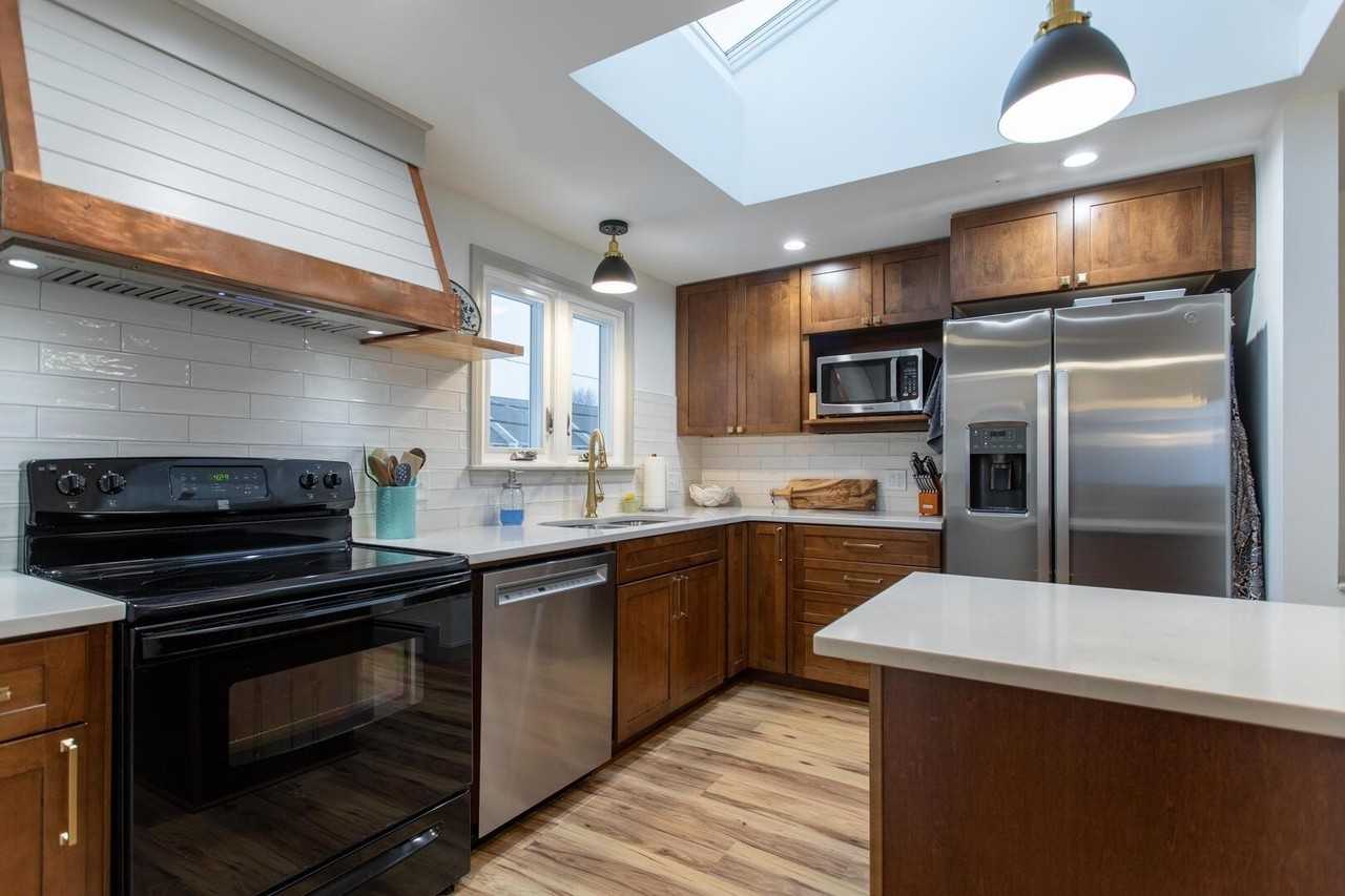 483 Winnacunnet Rd - Photo 3 of 19