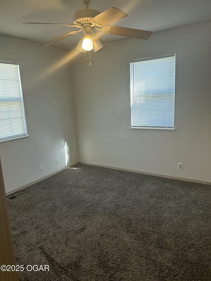 822 S Patterson Ave - Photo 5 of 6