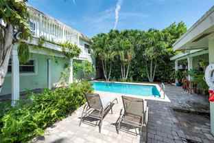 1025 Ne 9th Ave #B - Photo 1 of 1