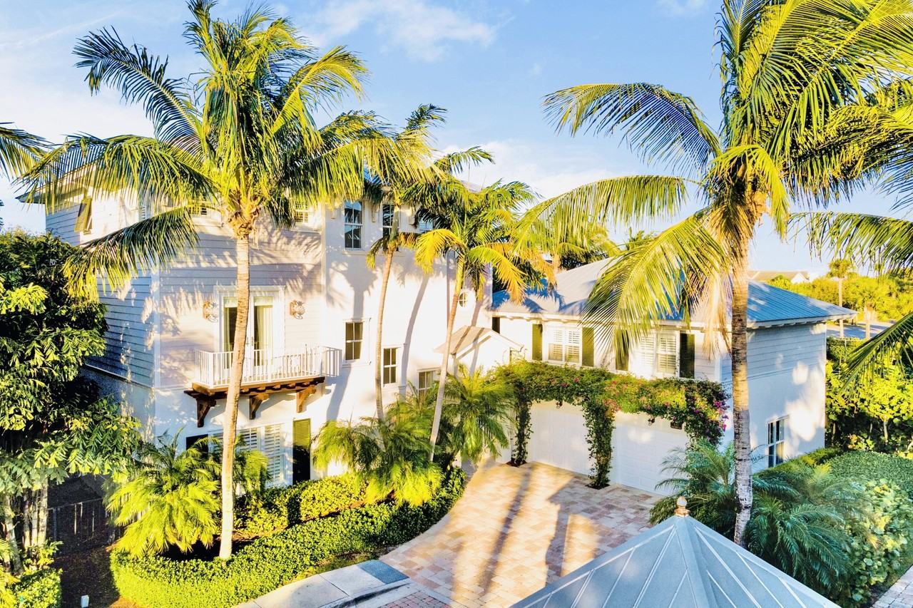 111 Beachwalk Ln - Photo 3 of 50