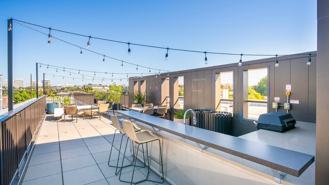 975 Se 11th Ave - Photo 1 of 1