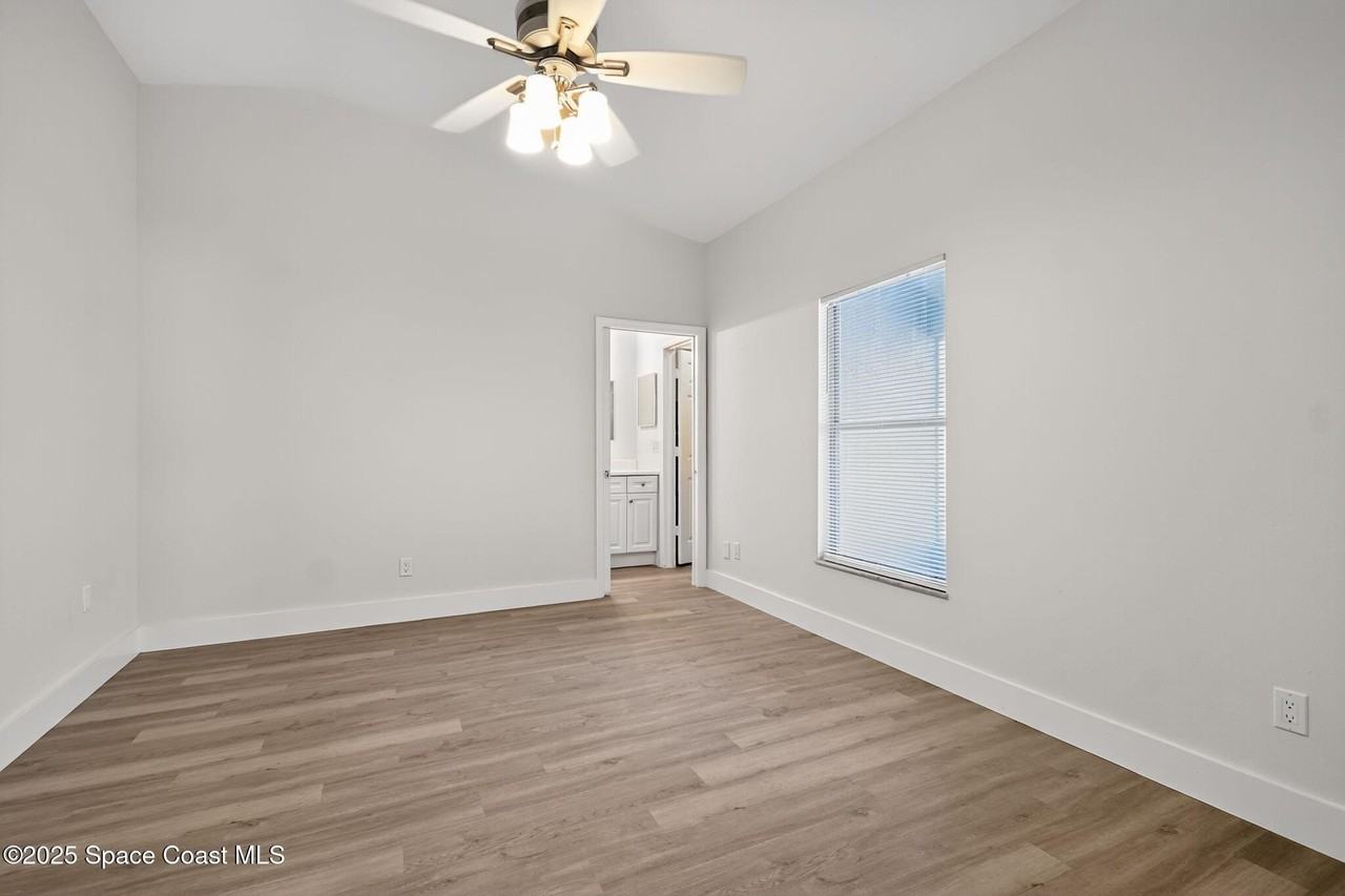 1283 Goldenrod Cir Ne - Photo 5 of 15