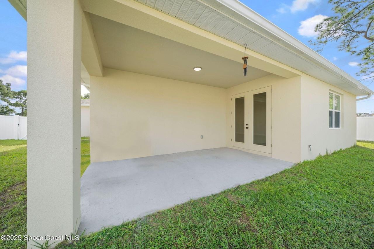 434 Borraclough Avenue Northwest - Photo 6 of 32