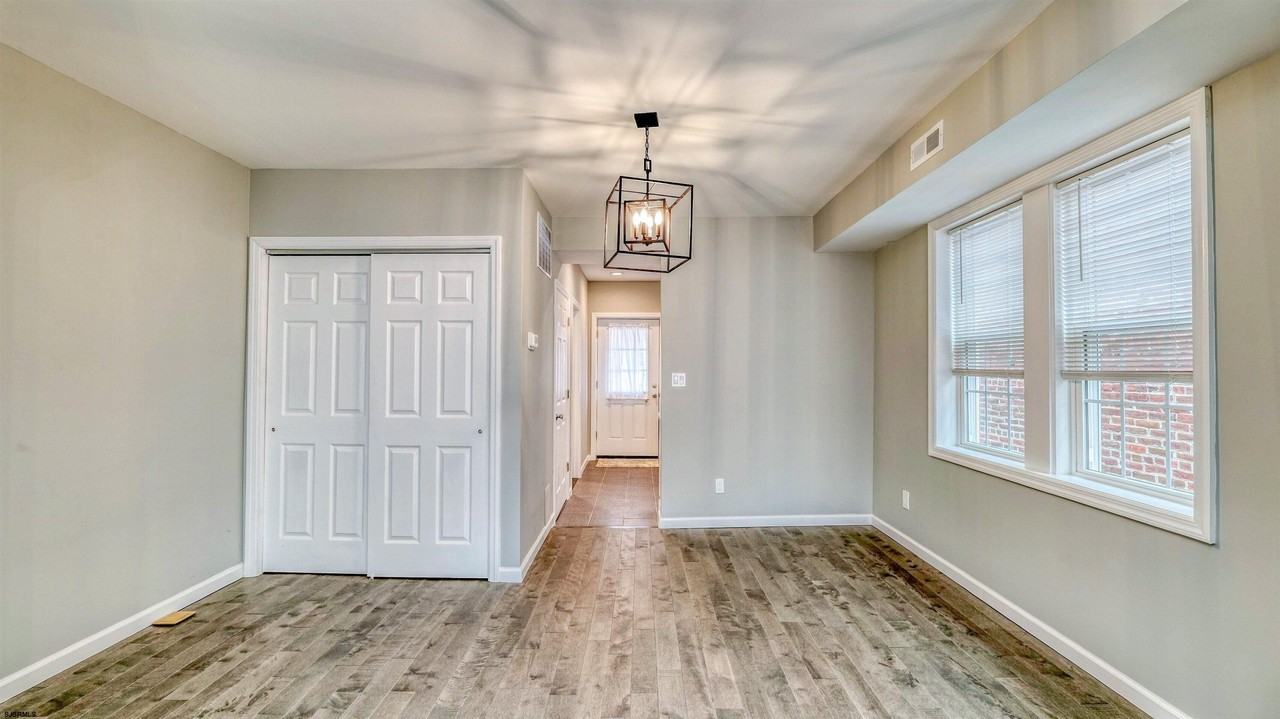 103 N Harvard Ave - Photo 7 of 25