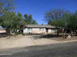 featured image of 3201 E Linden St