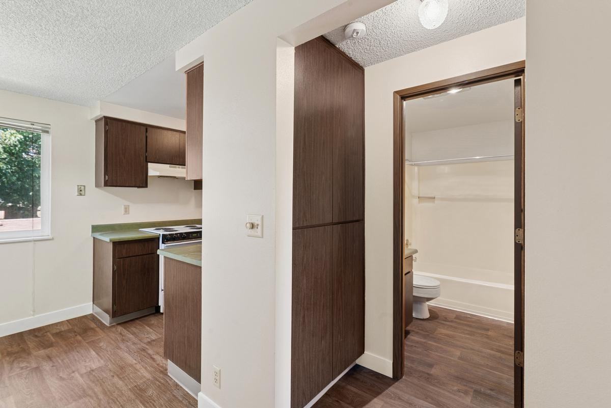 1740 Adkins St - Photo 3 of 9