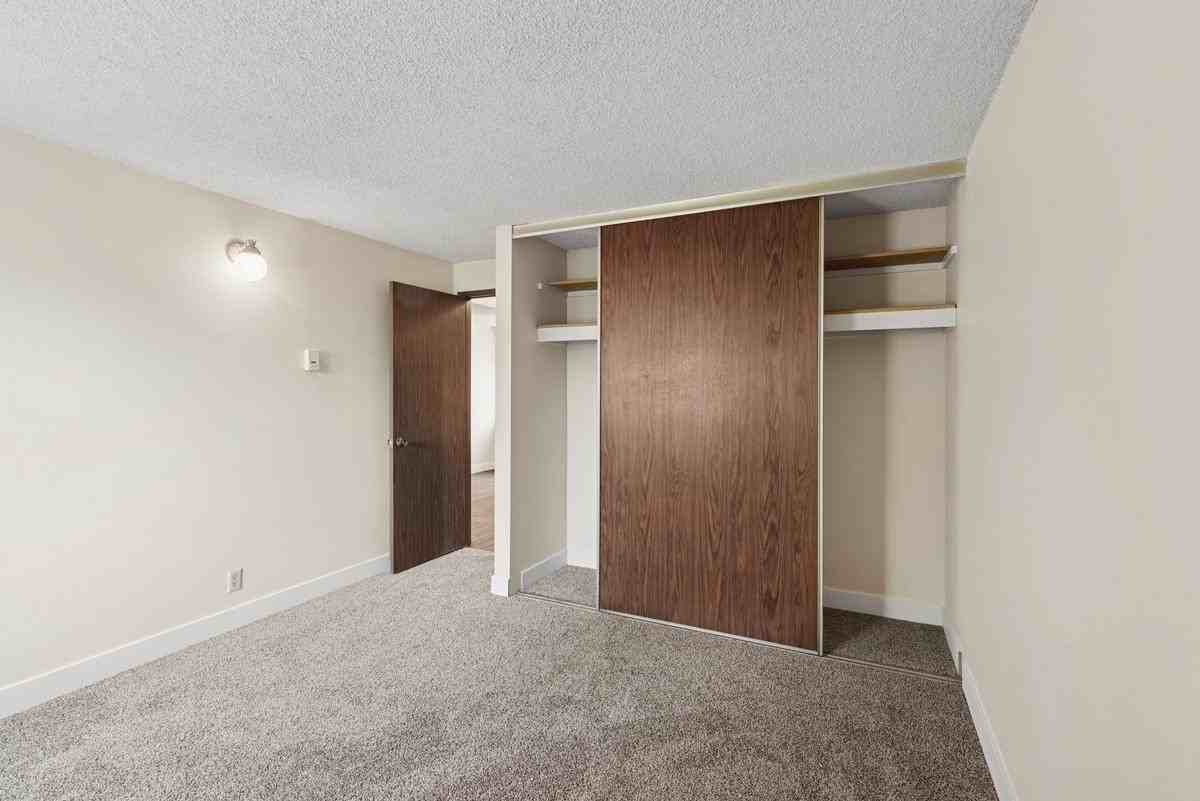 1740 Adkins St - Photo 7 of 9