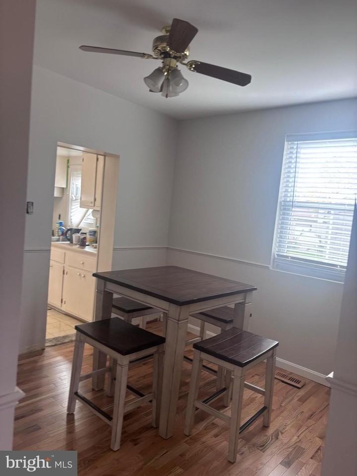 224 Pinewood Rd - Photo 7 of 21