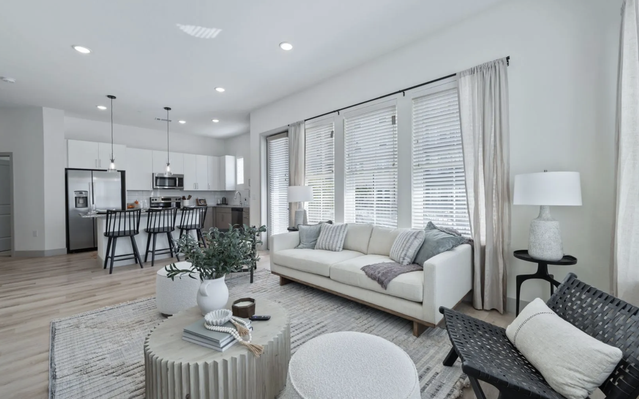 2000 Pecan Street East - Photo 2 of 20