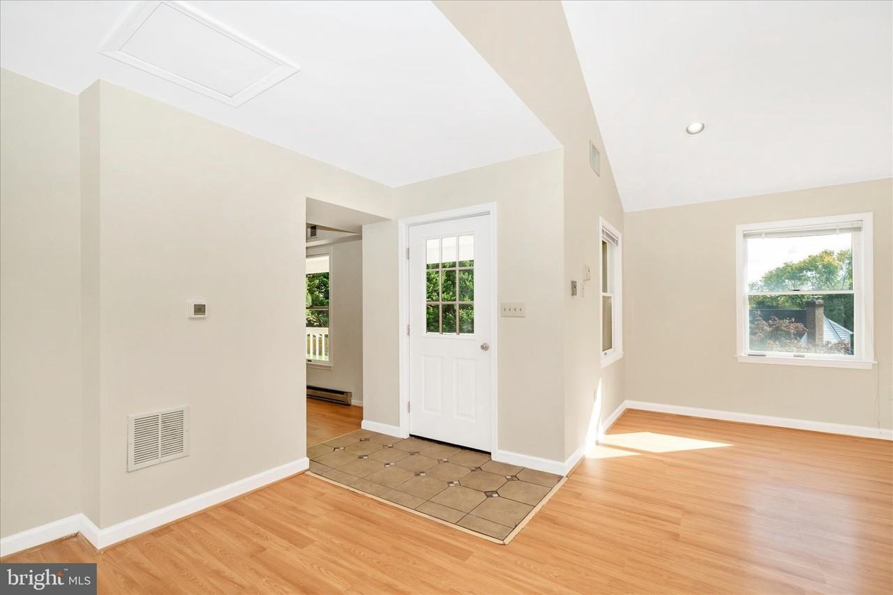 180 Wicomico Drive - Photo 3 of 50