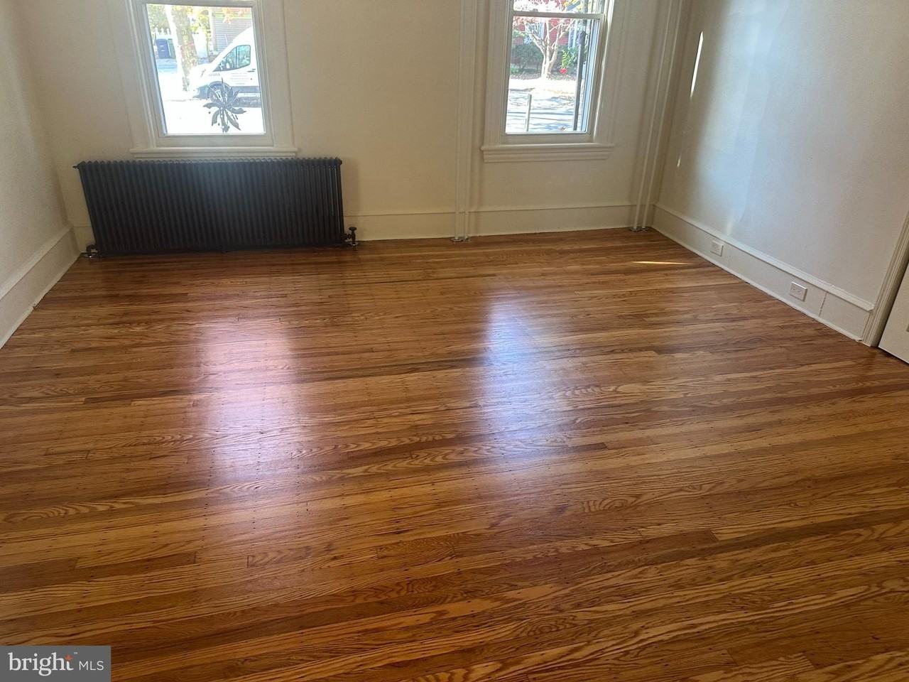 418 Cinnaminson Avenue - Photo 2 of 10