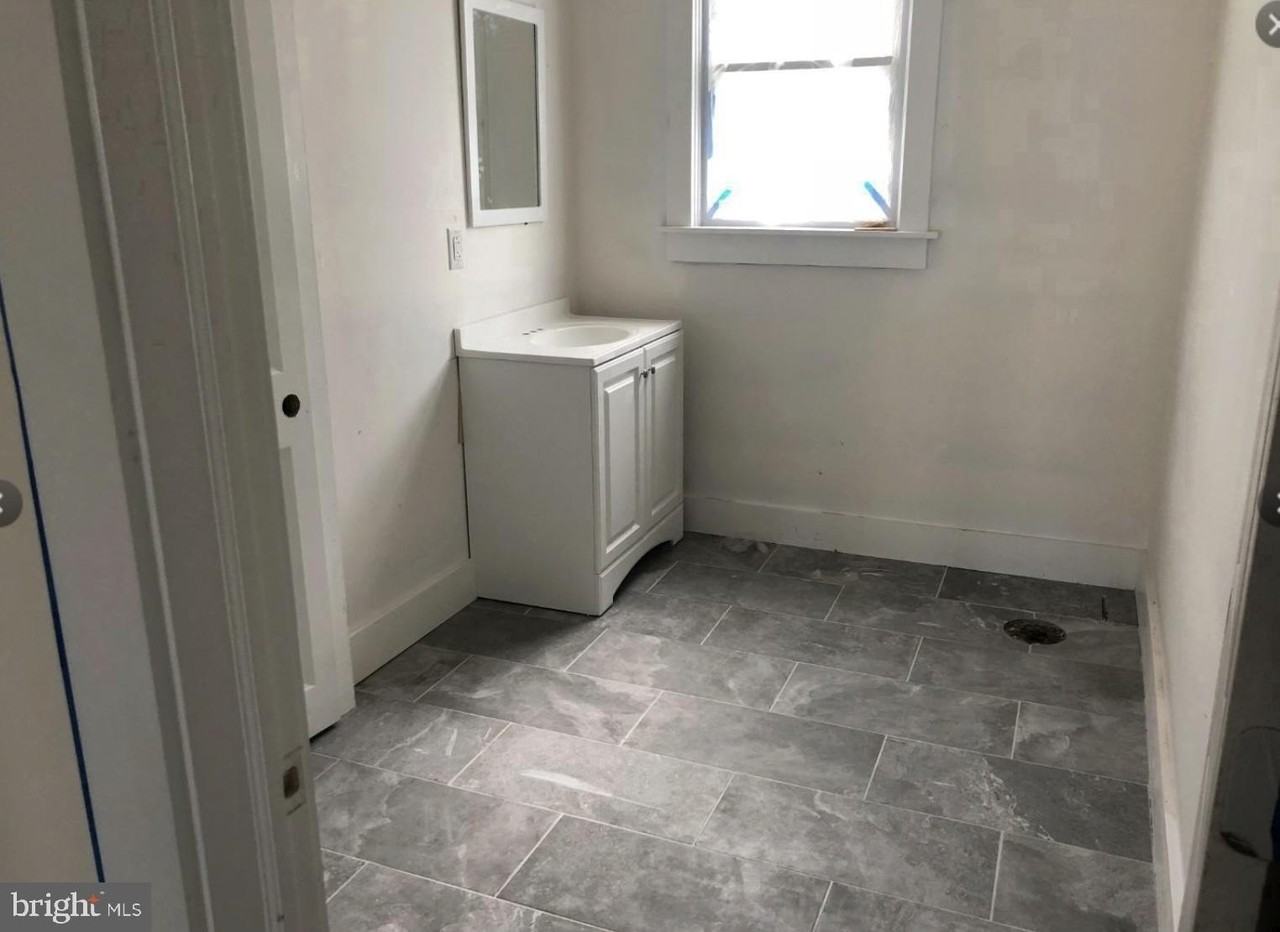 26 Zane St - Photo 4 of 8