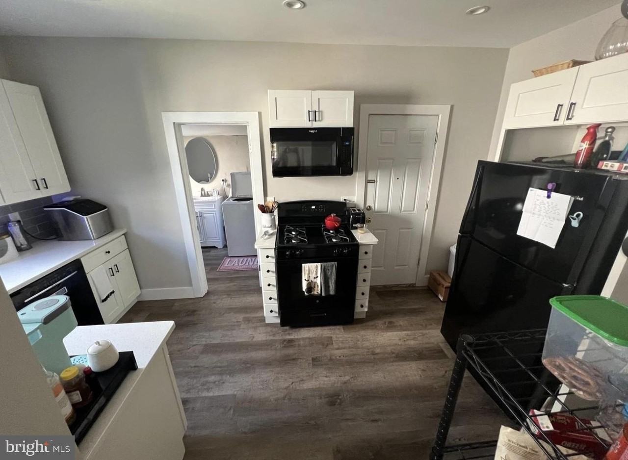 28 Zane St Unit 28 #28 - Photo 5 of 10