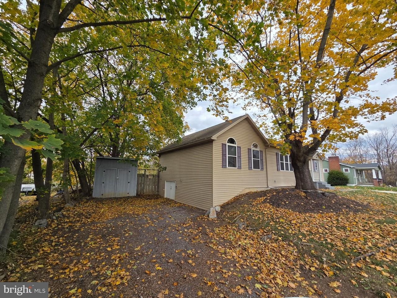 53 Sample Bridge Rd - Photo 2 of 12