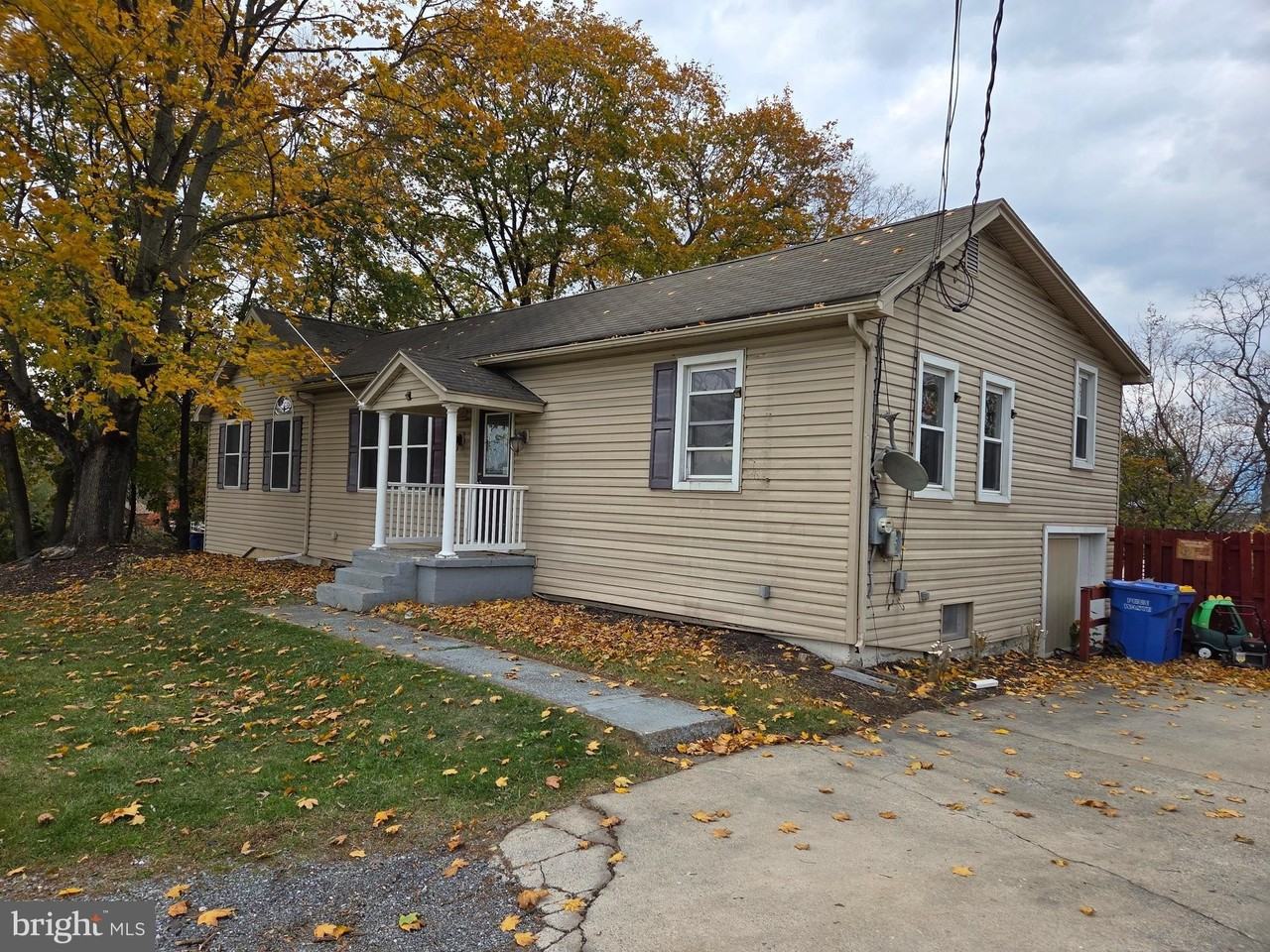 53 Sample Bridge Rd - Photo 3 of 12